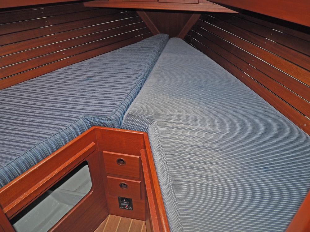 Cabin en avant, H&eacute;bergements